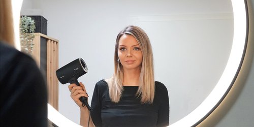Schlägt er den Dyson? Das kann der Haarpflege-Föhn Panasonic EH-NA0J wirklich