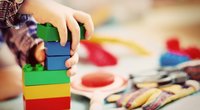 Rossmann verkauft niedliches Regenbogen-Stapelspiel aus Holz zum kleinen Preis