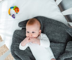 Gefahr für Babys: Diese Marken-Bodys werden zurückgerufen