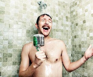 Psychologie enthüllt: Abendduscher haben oft dieses überraschende Talent