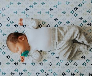Schlaftemperatur fürs Baby: Wie warm oder kühl dürfen Babys schlafen?