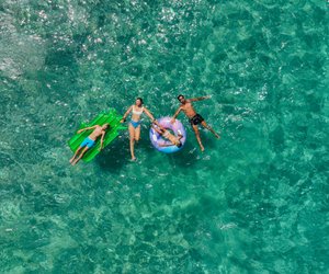 Sonnencreme, Snacks, Streit? Diese 7 Urlaubs-Tricks retten eure Nerven (wirklich!)