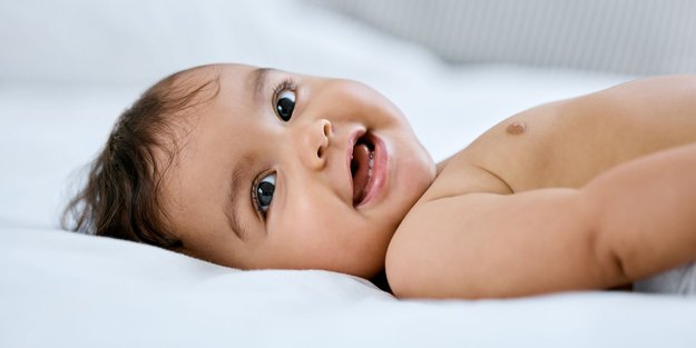 Fluorid & Baby: Wissenswertes zum Superschutz vor Karies von Geburt an