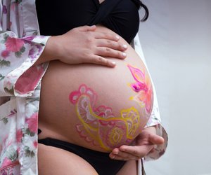 Kostüme für Schwangere: 13 witzige Ideen für Verkleidungen mit Babybauch