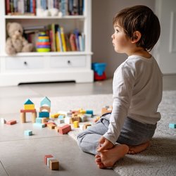 Kleinkind beschäftigen: 10 Ideen gegen Monotonie im Alltag