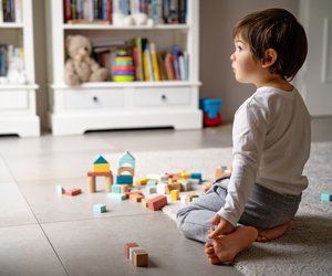 Kleinkind beschäftigen: 10 Ideen gegen Monotonie im Alltag