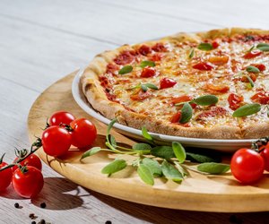 Kein Pizzaofen daheim? So macht ihr euch leckere Pizza in der Heißluftfritteuse