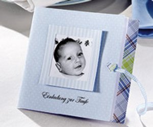 Basteln für die Taufe: Einladungskarten mit Babyfoto