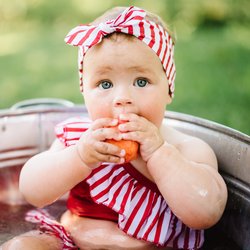 9 Tipps & Tricks mit denen dein Baby die Sommerhitze besser übersteht