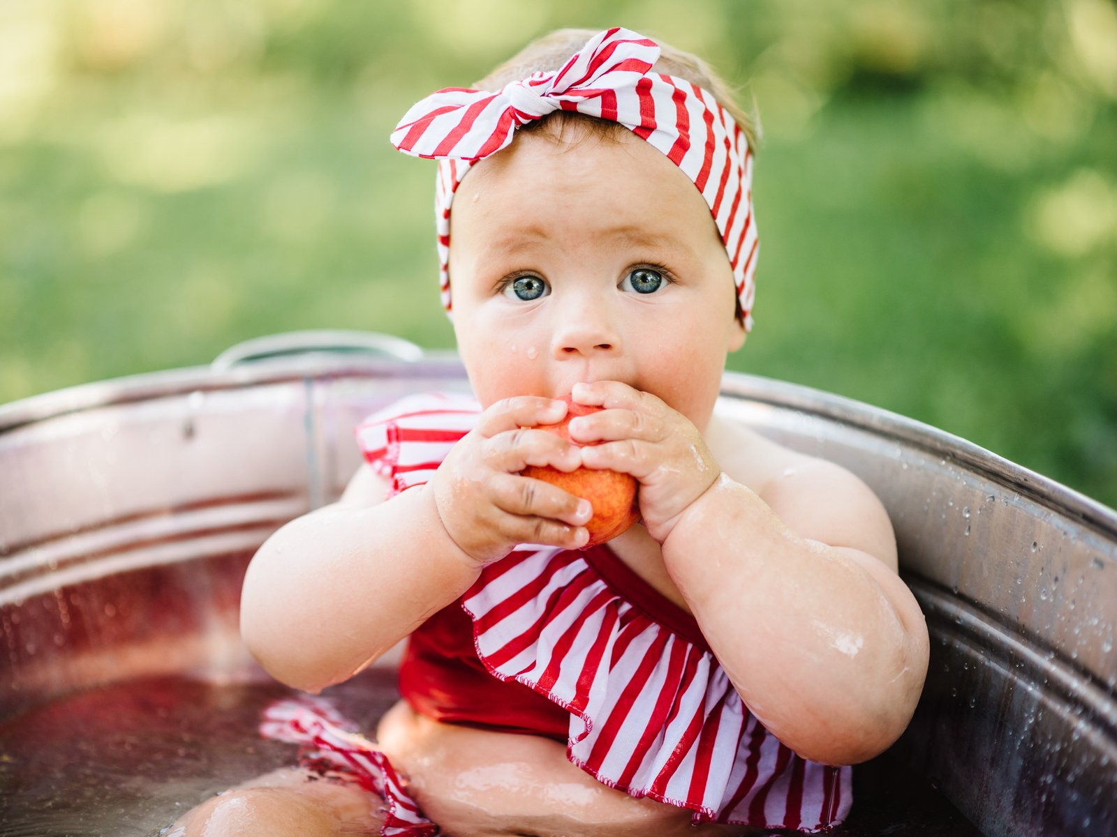 Baby bei Hitze schützen: 9 wertvolle Tipps