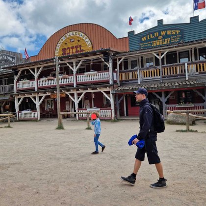 Harz mit Kindern: Wir hatten Glück und haben einen ruhigen Tag bei Pullman City erwischt.
