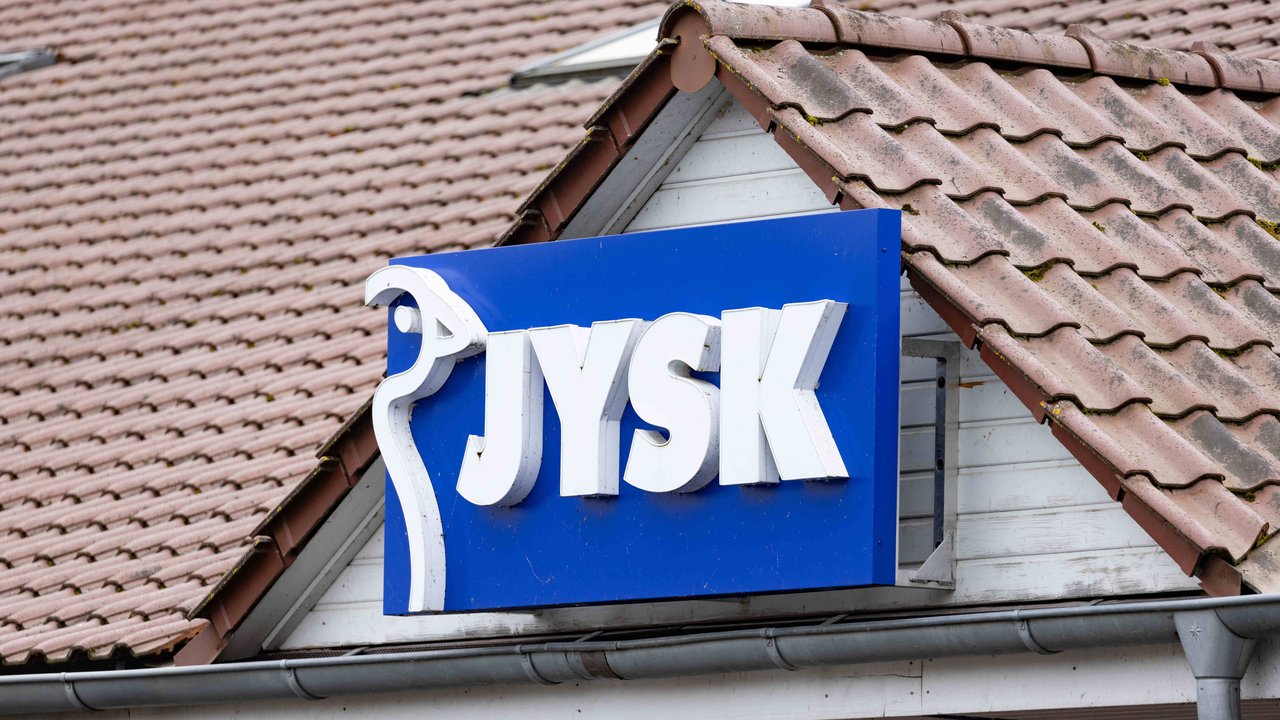 JYSK Logo an einer Häuserfront