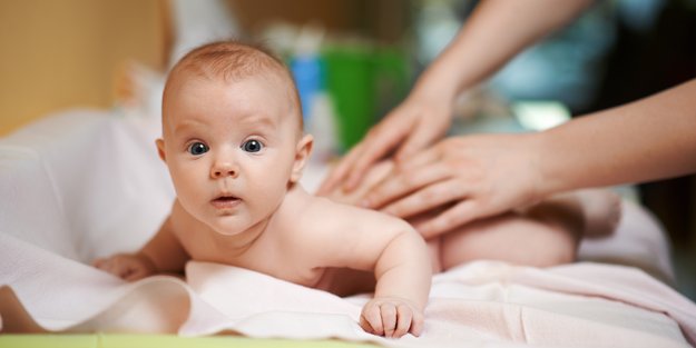 Babypflege: Diese 9 Produkte gehören zur Baby-Grundausstattung