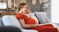 11 typische Schwangerschafts­beschwerden: So behandelt ihr sie