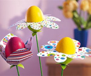 Styroporeier werden zu Frühlingsblumen