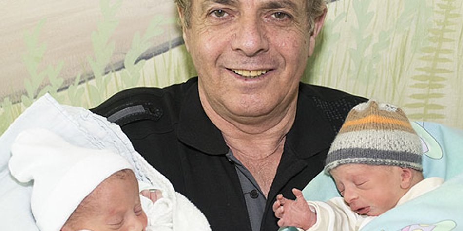60-Jährige bekommt Zwillinge: zu alt für ein Baby?