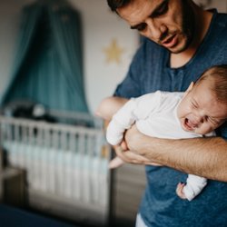 3-Monats-Koliken: So könnt ihr eurem schreienden Baby beistehen