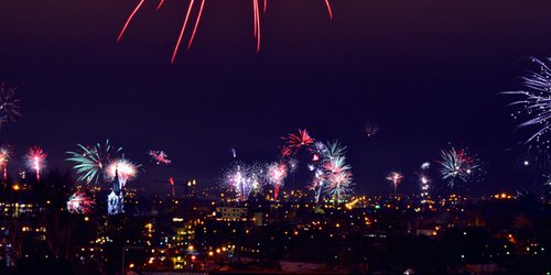 Diese Sachen durften am Silvesterabend in den 2000ern nicht fehlen