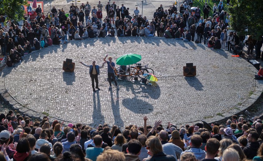 Im Mauerpark trifft sich die Jugend Berlins.