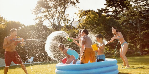 Wasserspielzeug für den Garten: Unsere 7 Lieblinge für die Sommerzeit