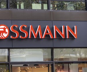 Innovative Beleuchtung: Rossmann präsentiert die einzigartige LED-Buchleuchte