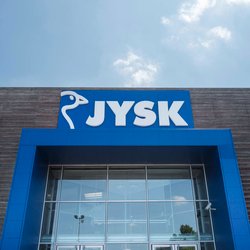 Viral-Hit von Jysk: Diese Feuerschale sorgt für Stimmung & Stil im Garten