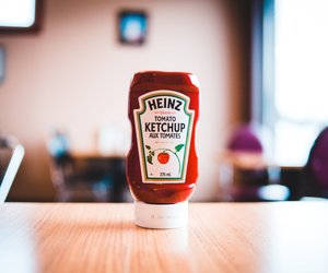 Deshalb bekommt jede Heinz Ketchup Falsche die Zahl 57