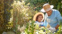 Gartenarbeit mit Kindern im Juni & Juli: Tipps für Klein & Groß