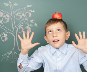 Wie entsteht Gravitation? Die Erdanziehungskraft einfach erklärt