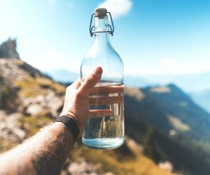 Kann Wasser schlecht werden? Darauf solltest du achten