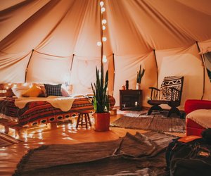 Noch nie von „Glamping“ gehört? Wir erklären euch den Begriff