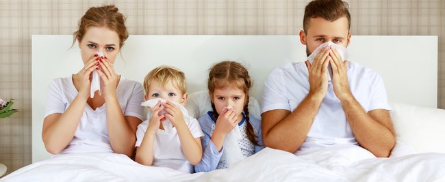 Erkältung vorbeugen: 15 Tipps für eure Familie, die Viren keine Chance geben
