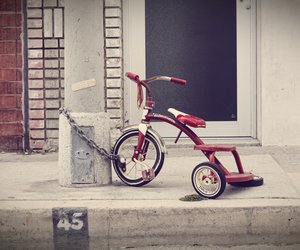 Dreirad falsch geparkt: Dieses "Bußgeld" müssen die Eltern jetzt zahlen