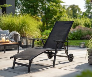 Diese praktische Rollliege von Lidl ist ein Must-have in eurem Garten