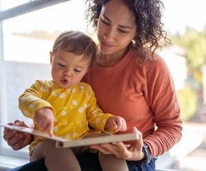 Dieses Stoffalbum von Rossmann ist eine niedliche Geschenkidee für Babys