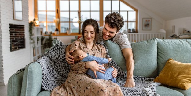 Neue Studie zeigt: Diese 3 Erziehungsfehler machen viele junge Eltern aus Liebe