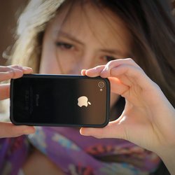 Eltern&#x20;unter&#x20;Druck&#x3A;&#x20;Muss&#x20;es&#x20;wirklich&#x20;ein&#x20;iPhone&#x20;f&#x00FC;rs&#x20;Kind&#x20;sein&#x3F;