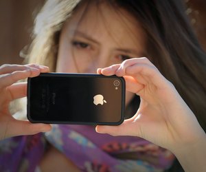 Eltern&#x20;unter&#x20;Druck&#x3A;&#x20;Muss&#x20;es&#x20;wirklich&#x20;ein&#x20;iPhone&#x20;f&#x00FC;rs&#x20;Kind&#x20;sein&#x3F;