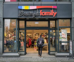 Perfekt für Kleinkinder: Diese Silikon-Schüssel von Ernsting’s family kippt nicht so einfach um