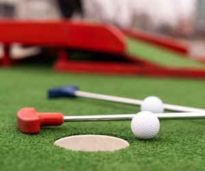 Hole-in-One? Teste deine Fähigkeiten mit Tchibos Minigolf-Set