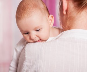 Speihkinder sind Gedeihkinder: Warum das Baby spuckt und was hilft