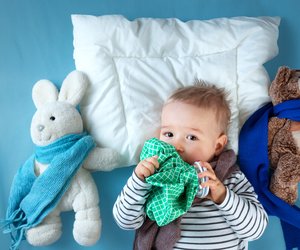 Fiebersymptome beim Baby und einzuleitende Behandlungsschritte