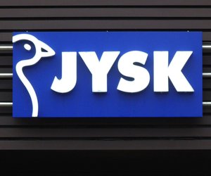 Kuschelig: Diese Jysk-Steppdecke ist das perfekte Herbst-Schnäppchen