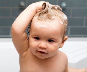 Baby-Shampoo: Welches Produkt ist gut und worauf es zu achten gilt