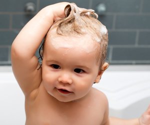 Baby-Shampoo: Welches Produkt ist gut und worauf es zu achten gilt