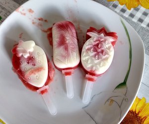 Katjas erfrischendes Erdbeer-Rhabarber-Eis