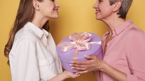 Statt Blumen zum Muttertag: 9 florale Geschenke, über die sich deine Mama ganz sicher freut