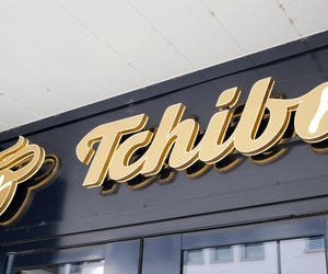 Schick und platzsparend: Dieser Tchibo-Schrank ist die ideale Stauraumlösung für schmale Flure