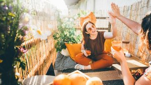 Euer zweites Wohnzimmer wartet: Das sind die Gartenmöbel-Styles für einen modernen Outdoor-Look 2025