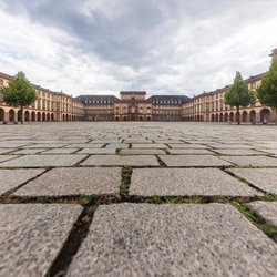 Das zweitgrößte Schloss Europas steht in Deutschland macht Versailles Konkurrenz